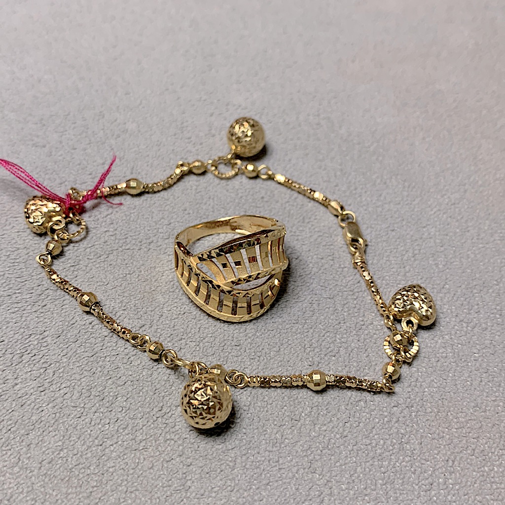 Pure Solid 18kt Yellow Gold Set